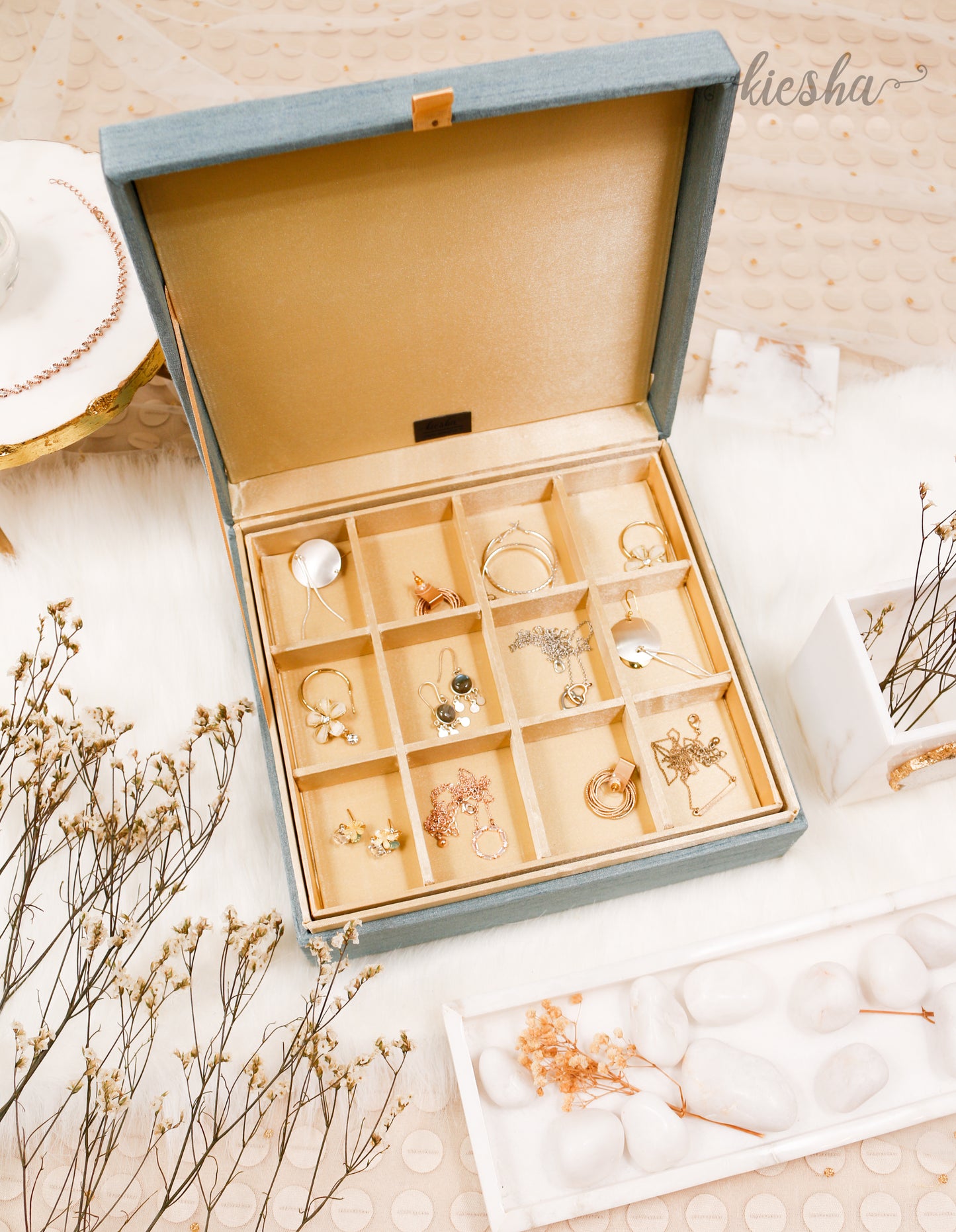 Earring Box