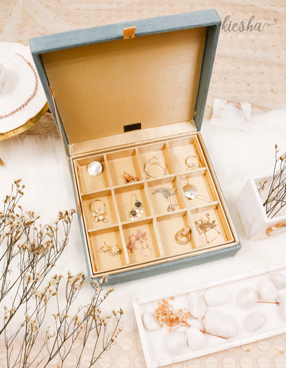 Earring Box