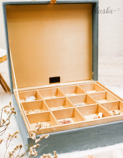 Earring Box